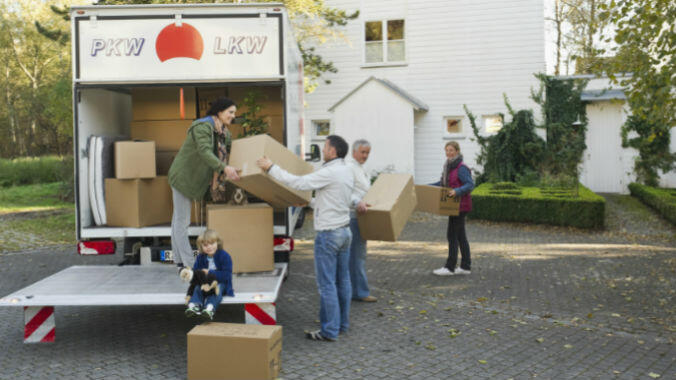 Umzug für den neuen Job? Für viele Deutsche denkbar. Aber wer trägt die Umzugskosten?