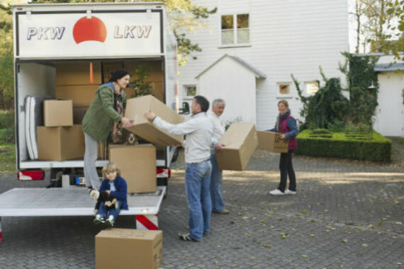 Umzug für den neuen Job? Für viele Deutsche denkbar. Aber wer trägt die Umzugskosten?