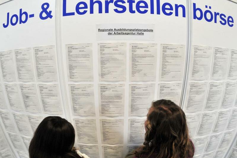 Bei der Lehrstellensuche können spezielle Jobbörsen helfen