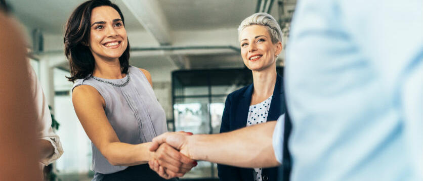 Beim Einstieg in den neuen Job ist ein gutes Onboarding durch den Arbeitgeber enorm hilfreich