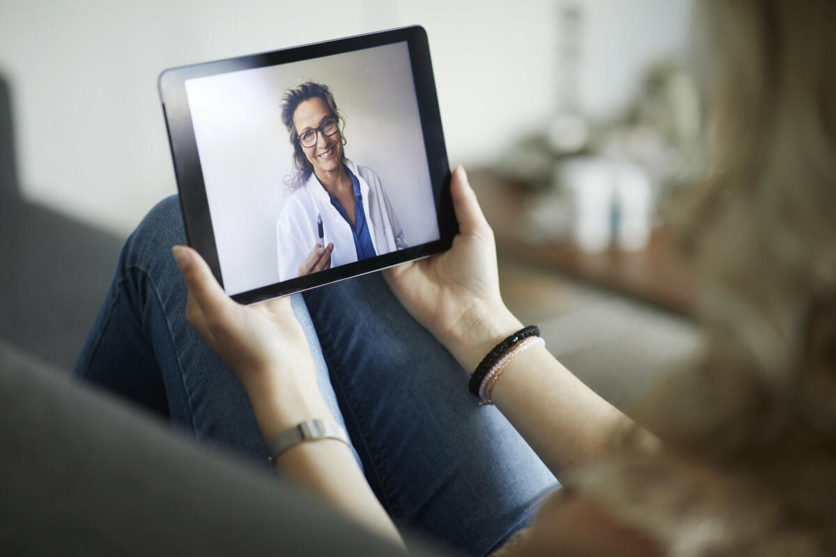 Telemedizin kann die medizinische Versorgung über die Ferne deutlich erleichtern. © Getty Images / Solskin