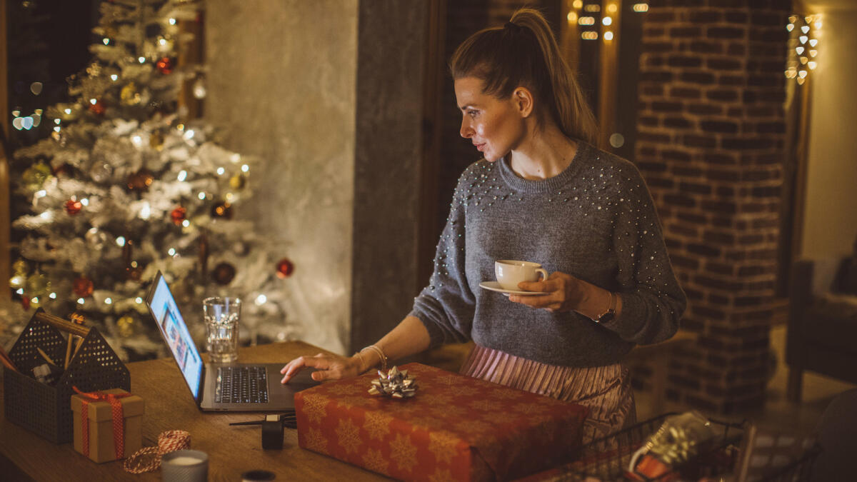 Homeoffice Weihnachten © svetikd / Getty Images