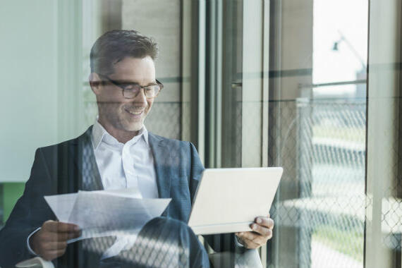 Um sich mit seiner Bewerbung im Kopf des Personalentscheiders zu verankern, kann man ein ppar - legale - Tricks anwenden