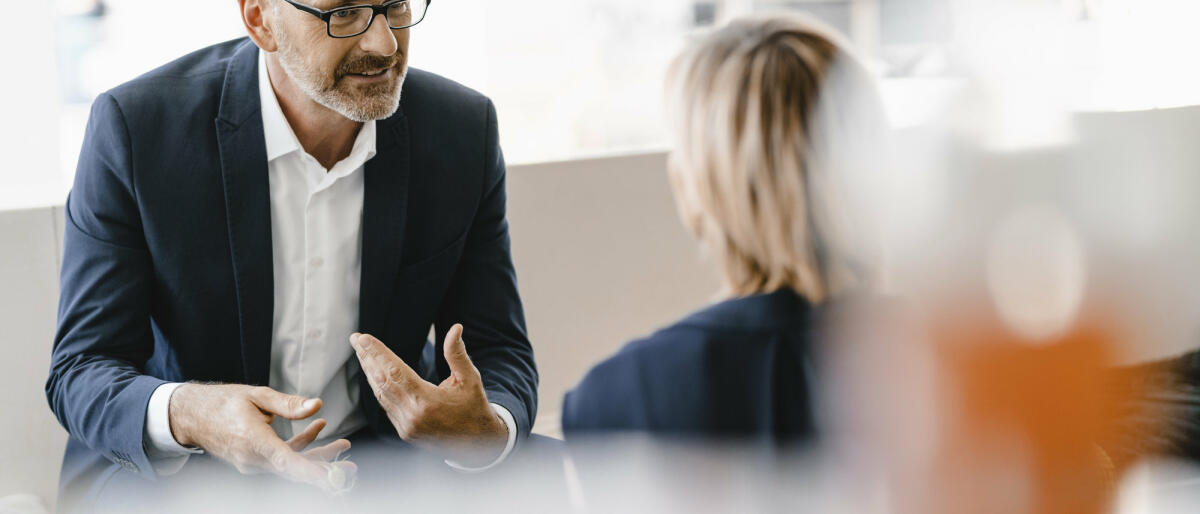 Jahresgespräch Mitarbeitergespräch © Westend61 / Getty Images