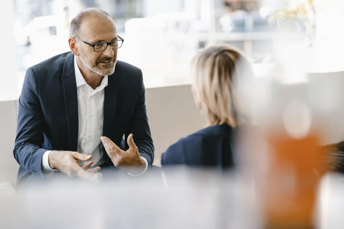 Jahresgespräch Mitarbeitergespräch © Westend61 / Getty Images